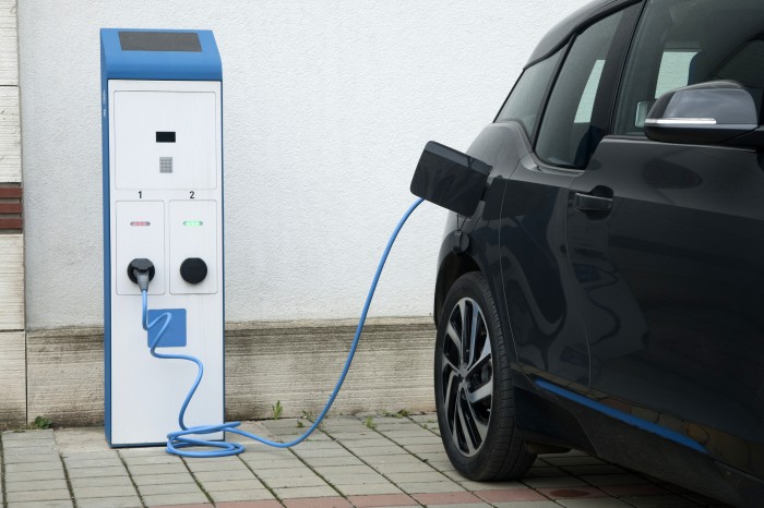 Combien vous coûtera réellement une voiture électrique et comment baisser les coûts ?